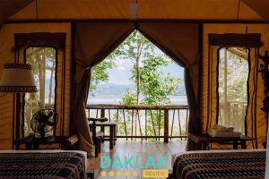 Lak Tented Camp mang đến tầm nhìn hướng hồ Lak thơ mộng, lý tưởng để thư giãn.