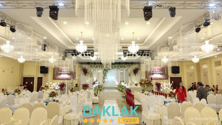 "Hội nghị - tiệc cưới Victory với sảnh tiệc rộng, trang trí tinh tế, dịch vụ chuyên nghiệp dành cho cưới hỏi, hội nghị, sự kiện."