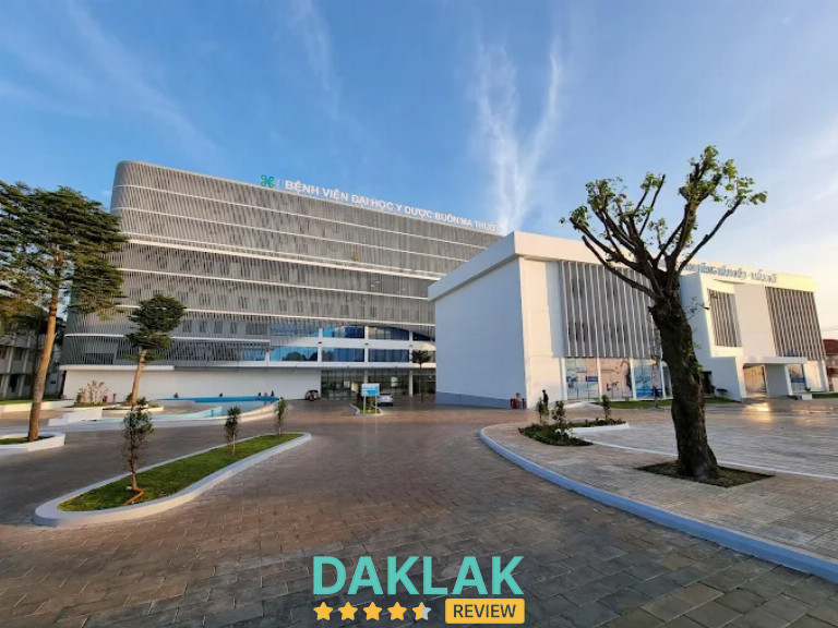 Đại học Y Dược Buôn Ma Thuột – Liên chuyên khoa Tai Mũi Họng chuyên khám và điều trị hiệu quả các bệnh lý tai, mũi, họng.