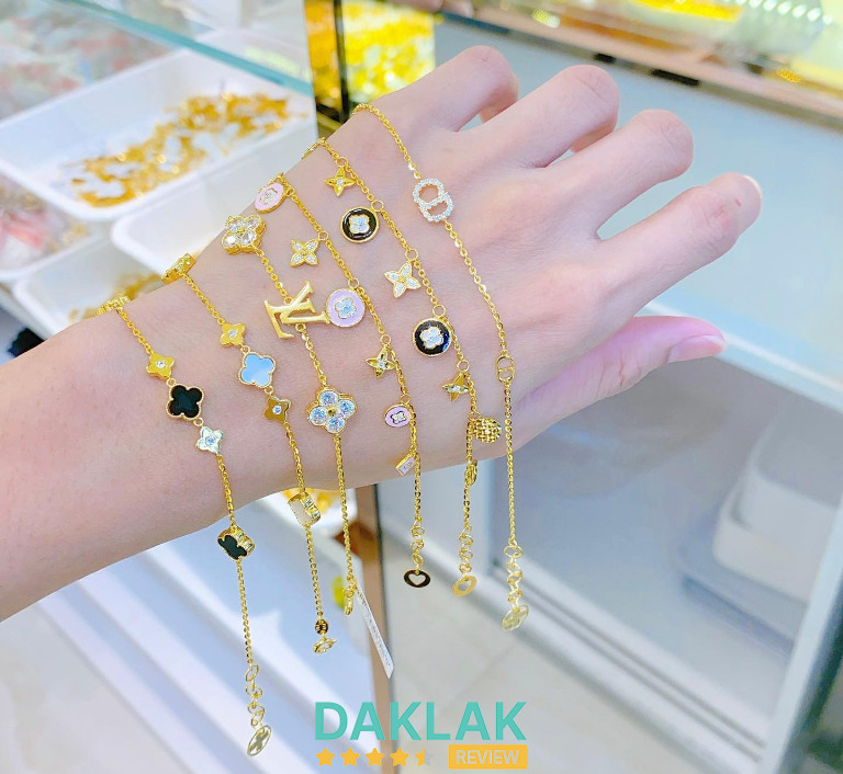 Dây chuyền vàng nữ hiện đại tại cửa hàng Ngọc Phước Buôn Ma Thuột – Đắk Lắk