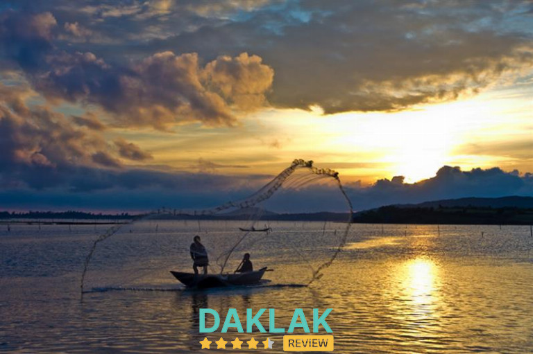 Đầm Ô Loan – Yên bình và mộng mị