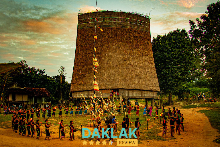 Cồng chiêng, nhà dài và hơi thở văn hóa