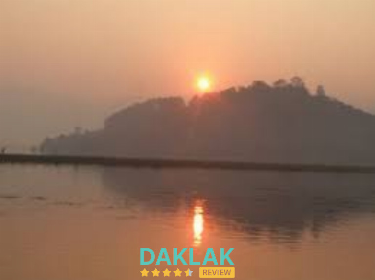 Bình minh trên Hồ Lăk – khoảnh khắc không thể quên