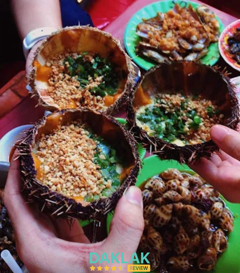 Món cầu gai nướng mỡ hành – đặc sản biển Phú Yên hấp dẫn du khách.