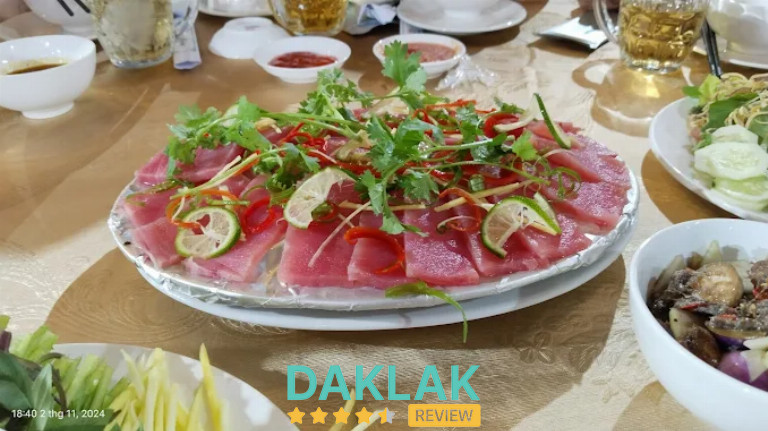 Mỗi sáng, tôi đều thưởng thức buffet tại nhà hàng chính với các món ăn tươi ngon,