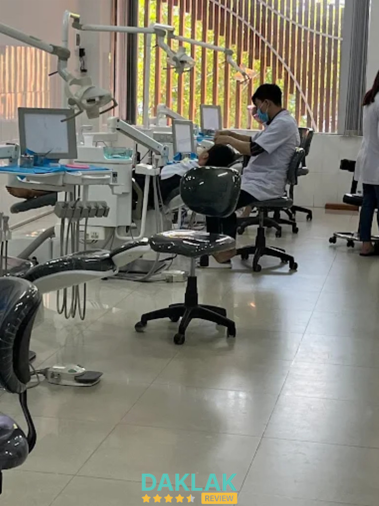 Nha khoa Quốc tế Dr.K 269 Lê Lợi – bác sĩ tận tâm chăm sóc răng cho khách