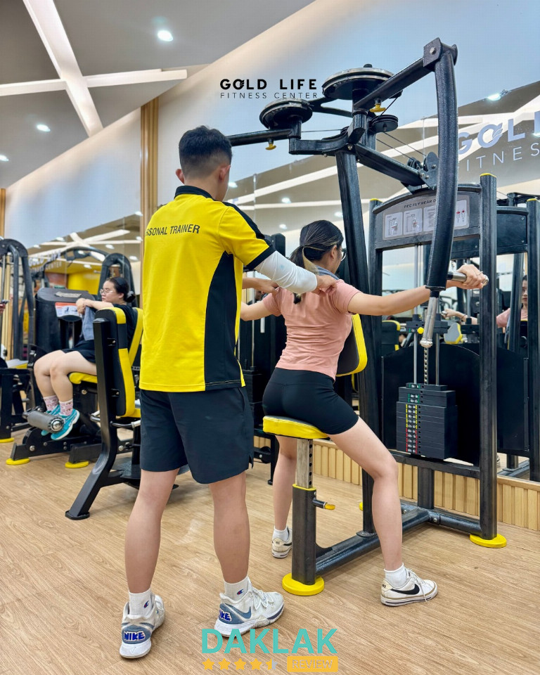 Gold Life Fitness Center BMT – phòng gym Đắk Lắk hiện đại với huấn luyện viên trẻ nhiệt tình