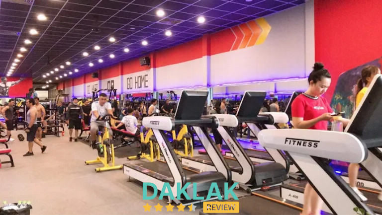 Học viên tập luyện tại One Gym Buôn Ma Thuột – phòng gym Đắk Lắk chất lượng