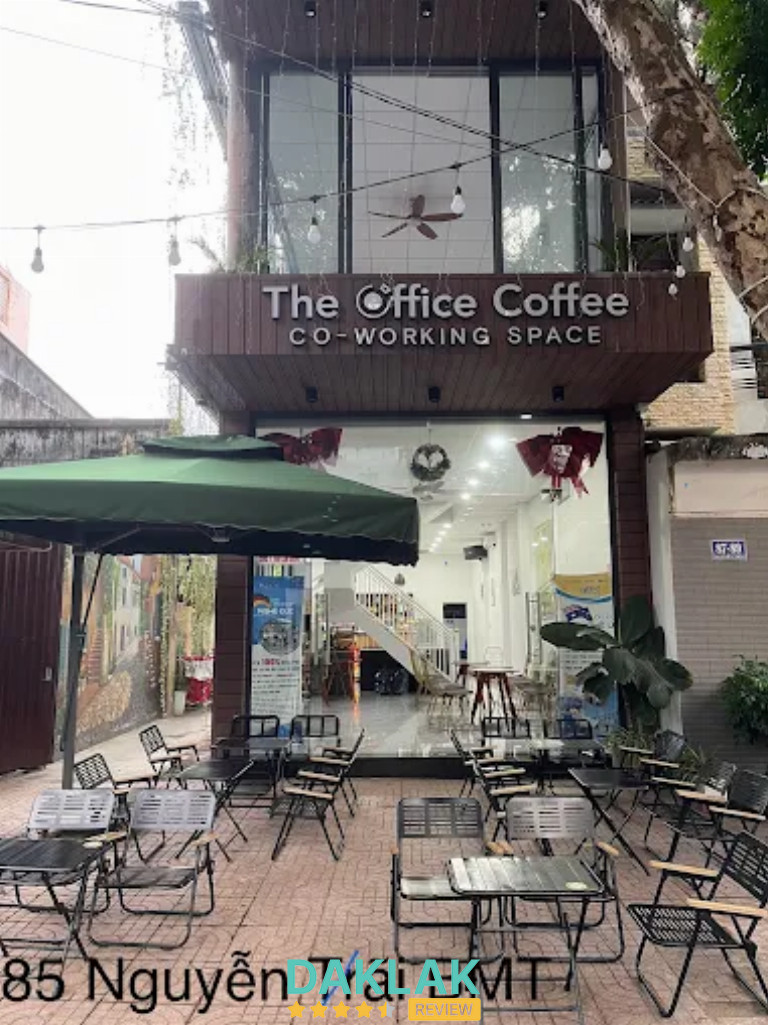 The Office Coffee với mặt tiền gỗ, không gian co-working và cảm giác làm việc tập trung
