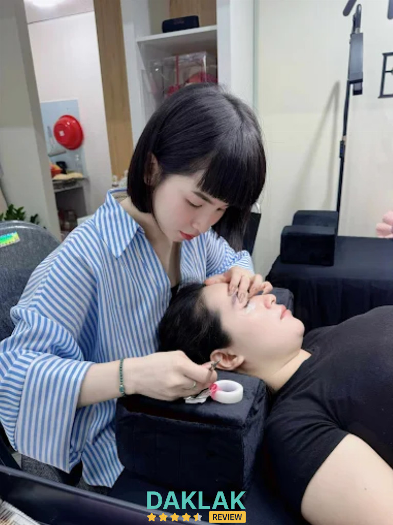 Quy trình nối mi cho khách tại tiệm nối mi Buôn Ma Thuột