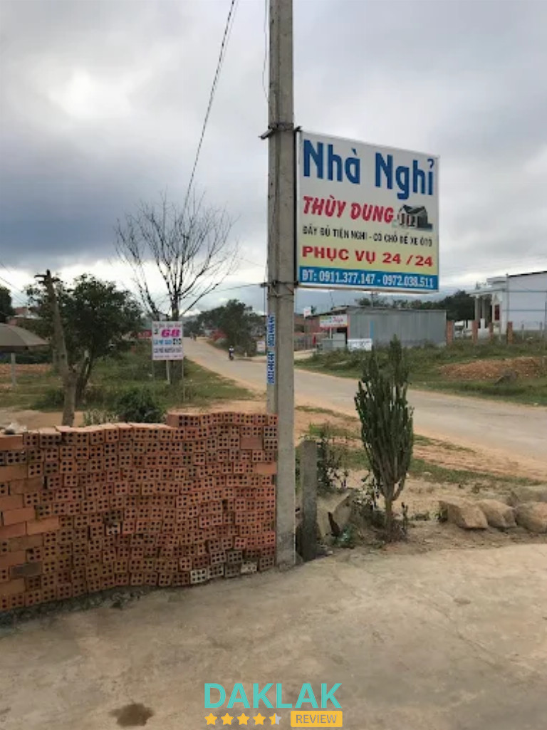 Biển hiệu Nhà Nghỉ Thùy Dung