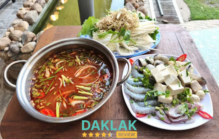 Món làm tôi thích nhất là lẩu cá — nước trong, vị ngọt tự nhiên, cá tươi, rau nhiều